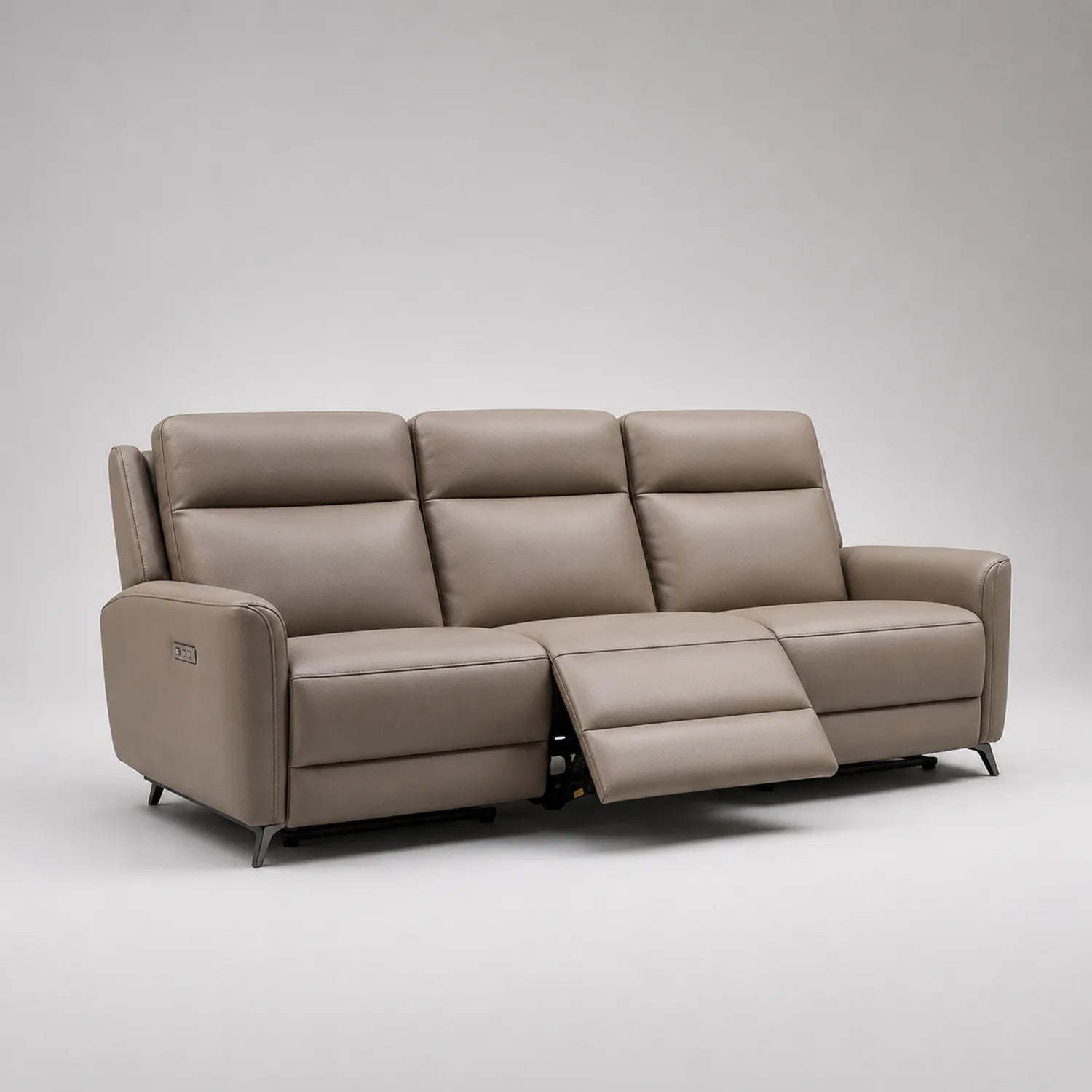 3-Sitzer Ledersofa mit Relaxfunktion in Taupe